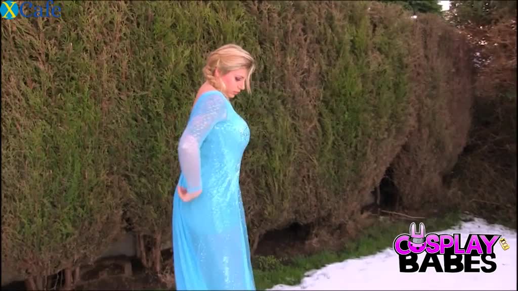 Watch Sassy frozen beauty Elsa with plump body masturbates in snow Free Porn Videos | ePornRest.