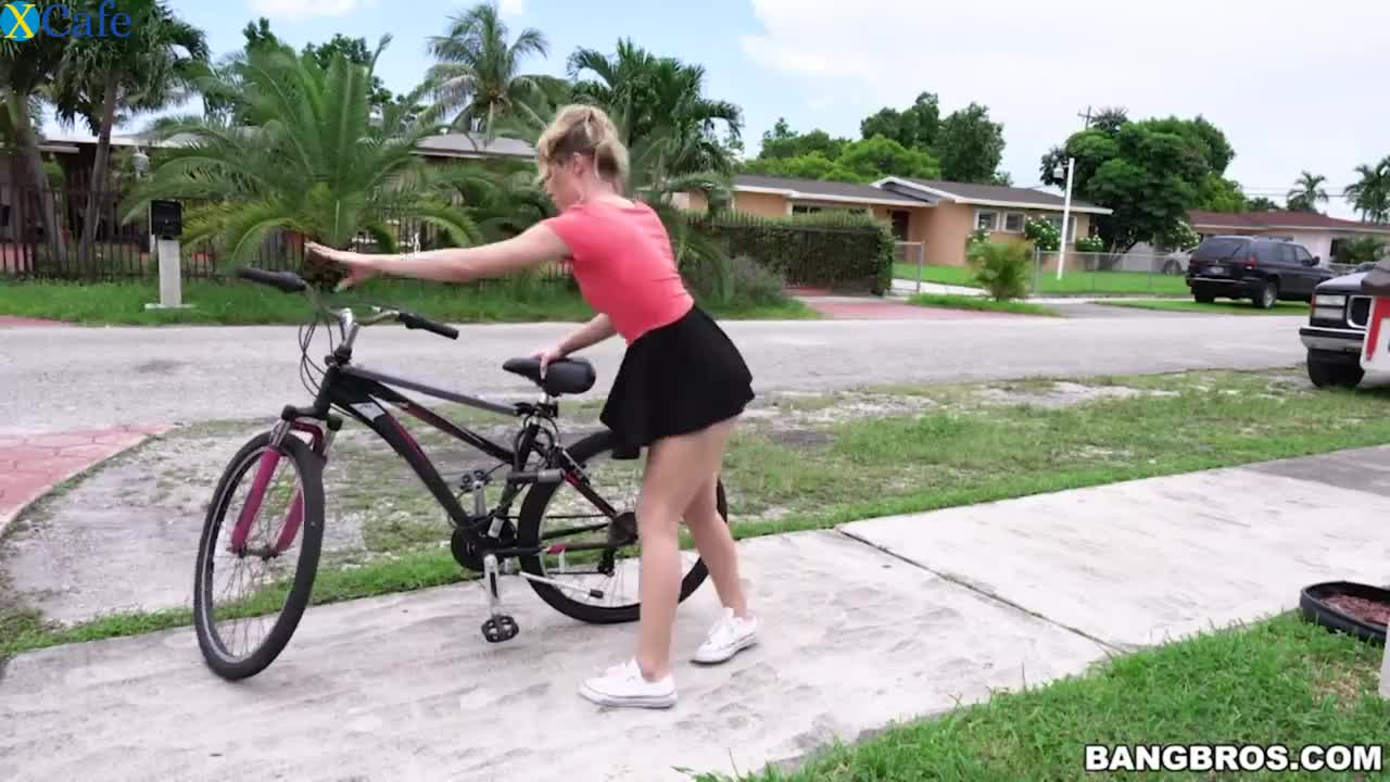 Watch Sexy sporty cyclist with juicy ass Aubrey Sinclair loves riding cock on top Free Porn Videos | ePornRest.