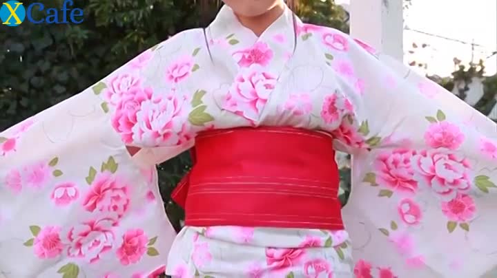 Watch Palatable Japanese hottie demonstrates her charms for cam Free Porn Videos | ePornRest.