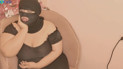 Thick arab woman is letting her man fuck her tight pussy and anal