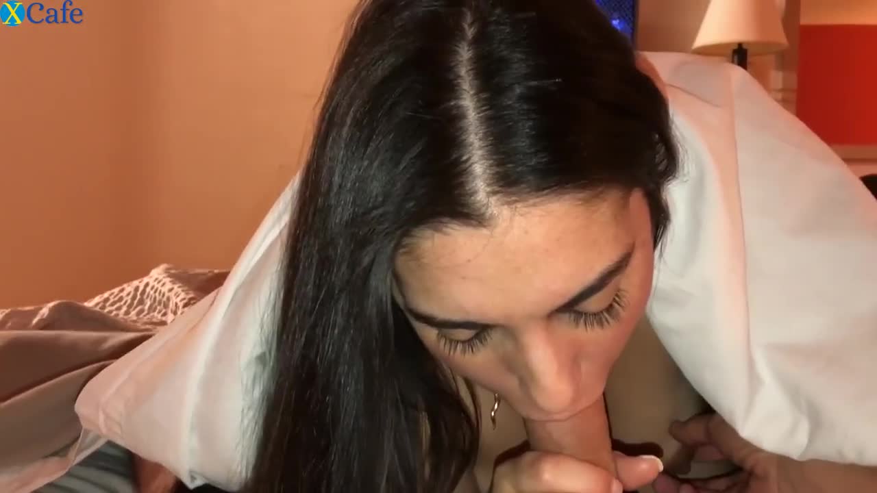 Watch Gorgeous brunette Latina knows exactly what to do with a big dick Free Porn Videos | ePornRest.