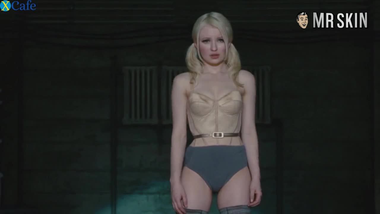 Watch Lots of nice titties flashing performed by sexy hot actress Emily Browning Free Porn Videos | ePornRest.