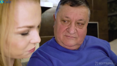 Plump older man loves getting a nice blowjob from Rebecca Black