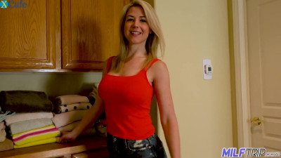 To pay for nice cuni blonde MILF Kit Mercer treats man with nice head