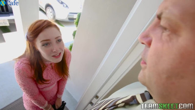 Having knocked neighbor's door kinky Amber Addis deserves good fucking