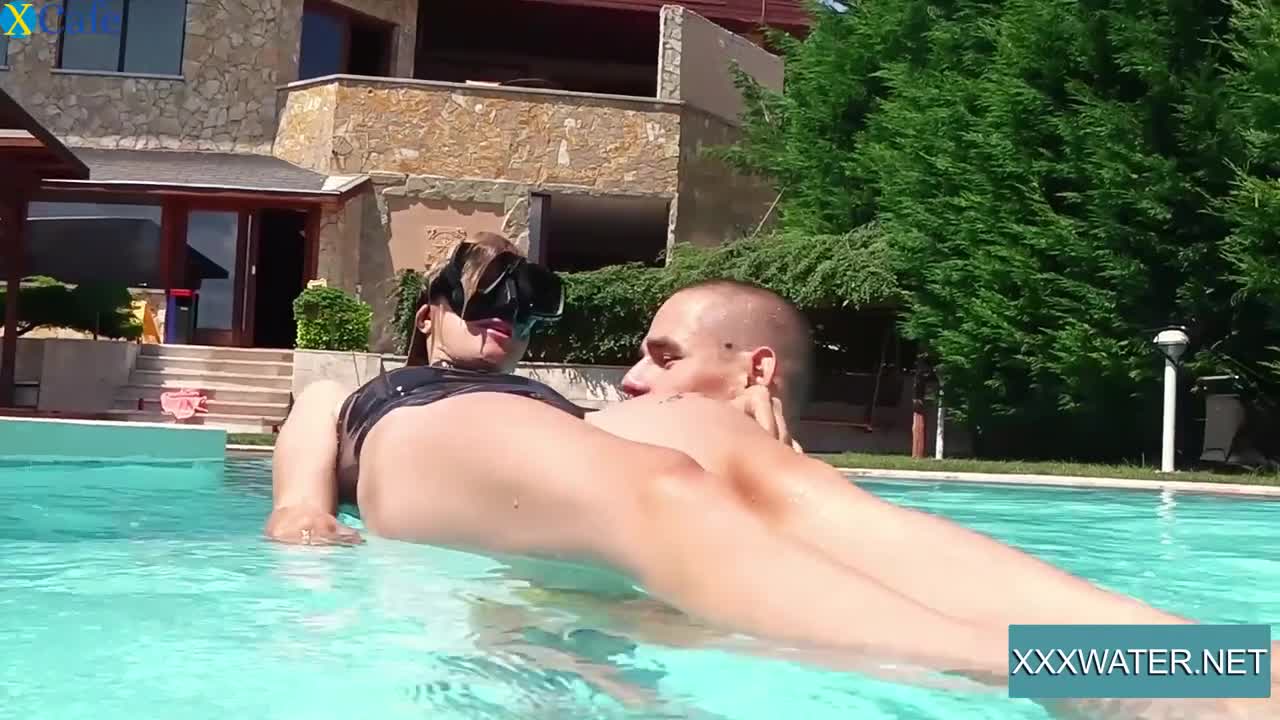 Watch Having noticed erected cock underwater spoiled Marcie gives nice head Free Porn Videos | ePornRest.