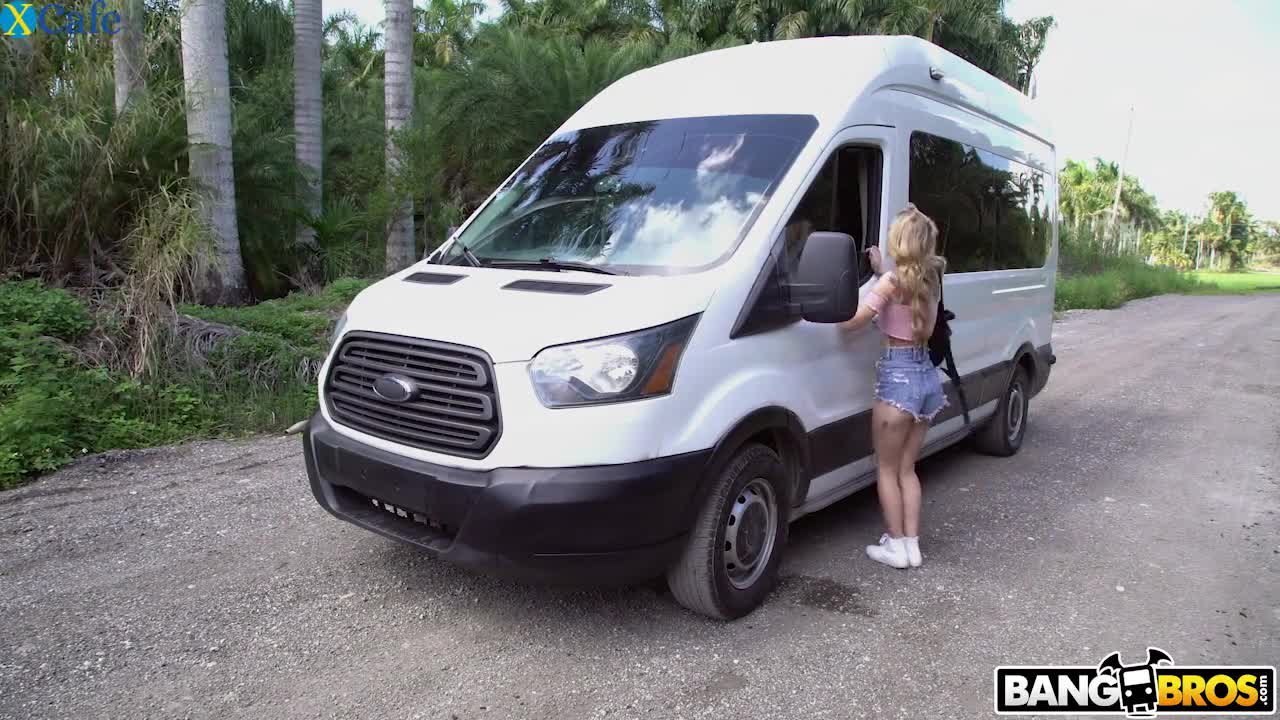 Watch Pale slim chick Kali Roses goes interracial and gets fucked in the car Free Porn Videos | ePornRest.