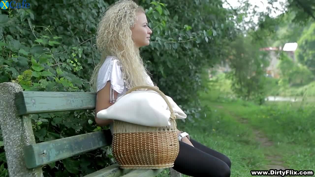 Watch Torrid picnic gal Angel Diamonds wanna ride strong cock outdoors today Free Porn Videos | ePornRest.