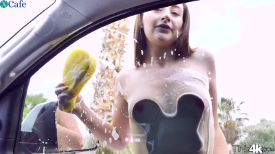 Kinky naked car washer Danni Rivers lures dude to get her wet pussy drilled