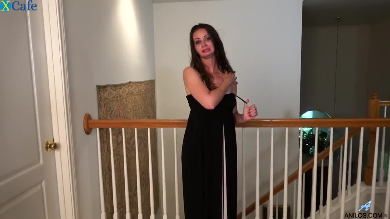 Watch Dark haired hoe with smeared makeup Mia Molly wanna pet her own twat Free Porn Videos | ePornRest.