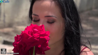 Beautiful girl Nicole Love gets a bouquet of roses and hard double penetration