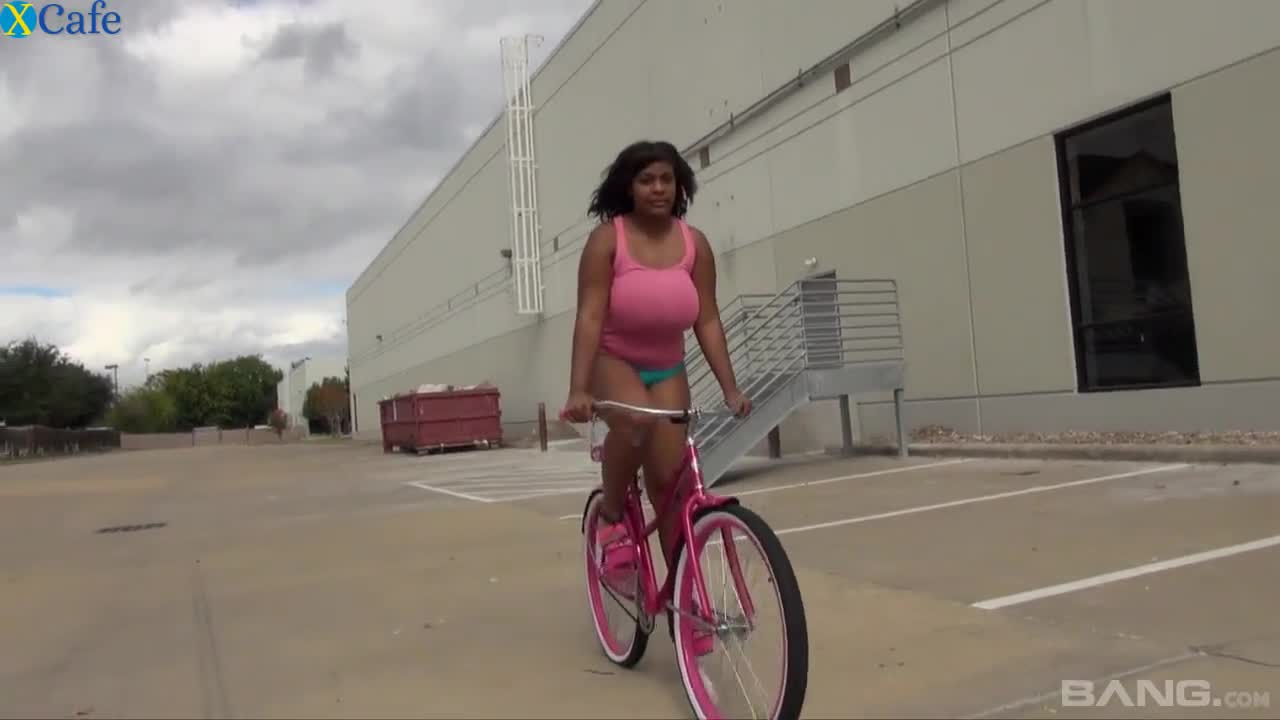 Watch Incredibly voracious chubby black hottie forgets about bike and works on BBC Free Porn Videos | ePornRest.