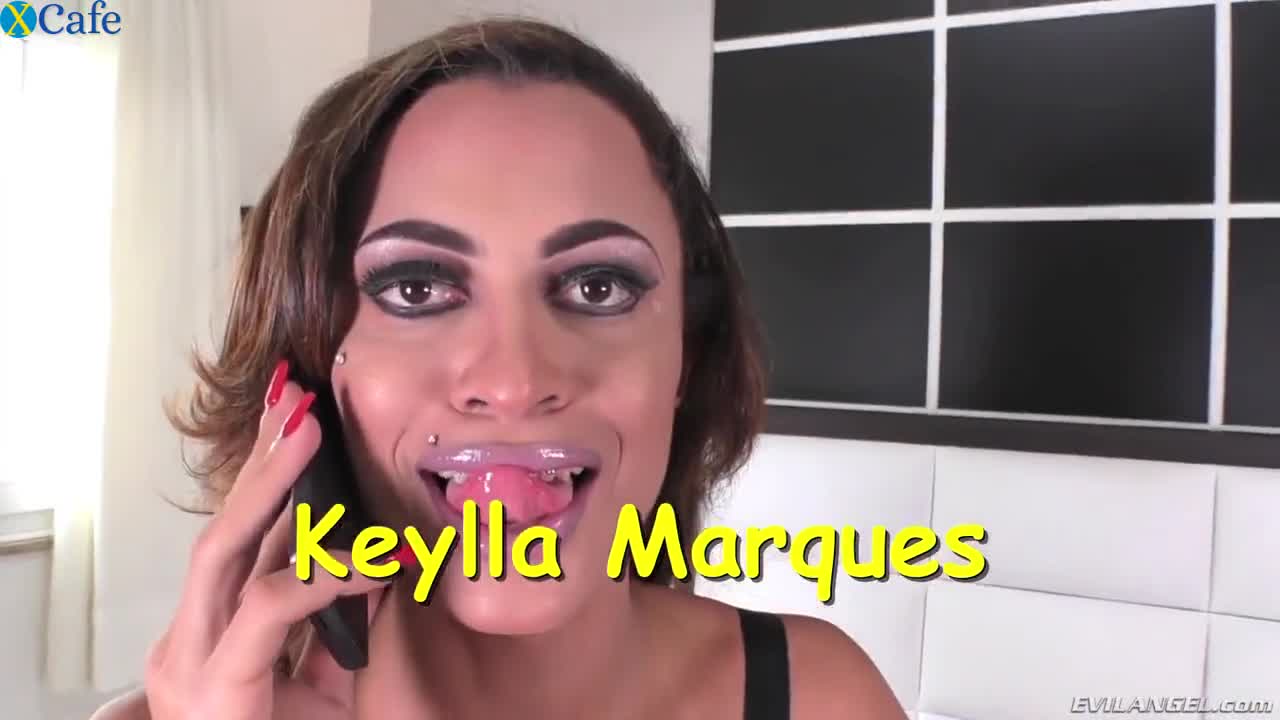 Watch Amazing shemale Keylla Marques loves when her strong cock is wanked a bit Free Porn Videos | ePornRest.