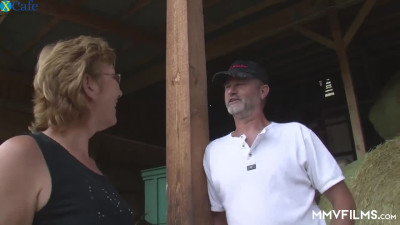 Naughty farmer lures chubby mature lady in glasses and fucks her in shed