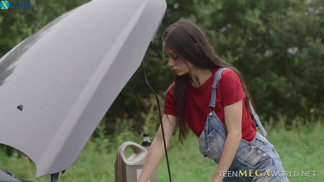 Watch Romantic picnic turns into passionate fuck for cute Arwen Gold Free Porn Videos | ePornRest.