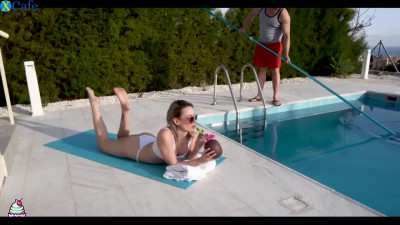 Hardcore Pool-fuck With a Perfect Shining Sunbathing Blonde