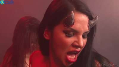 Horny bitch Missy Martinez involved in devilish lesbian orgy