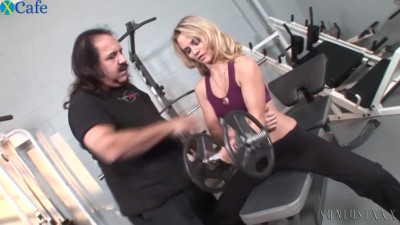 Sporty chick Sophia Lynn gets nailed by an ugly fat dude in gym